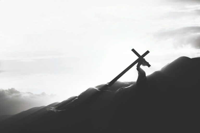 The,Sky,Of,Golgotha,Hill,Is,Enveloped,In,Majestic,Light